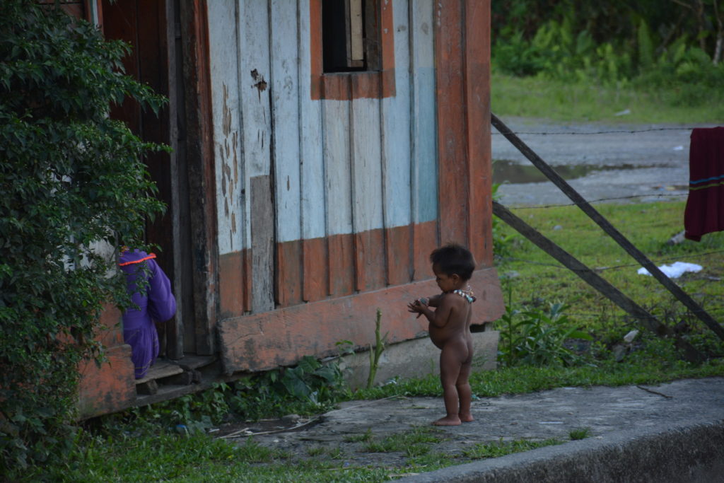 Niño emberá
